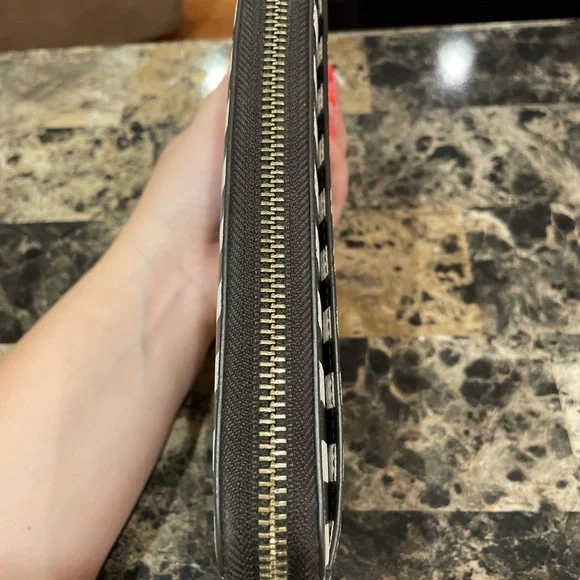 Henri Bendel x James Goldcrown Limited Edition Wallet - Picture 9 of 16